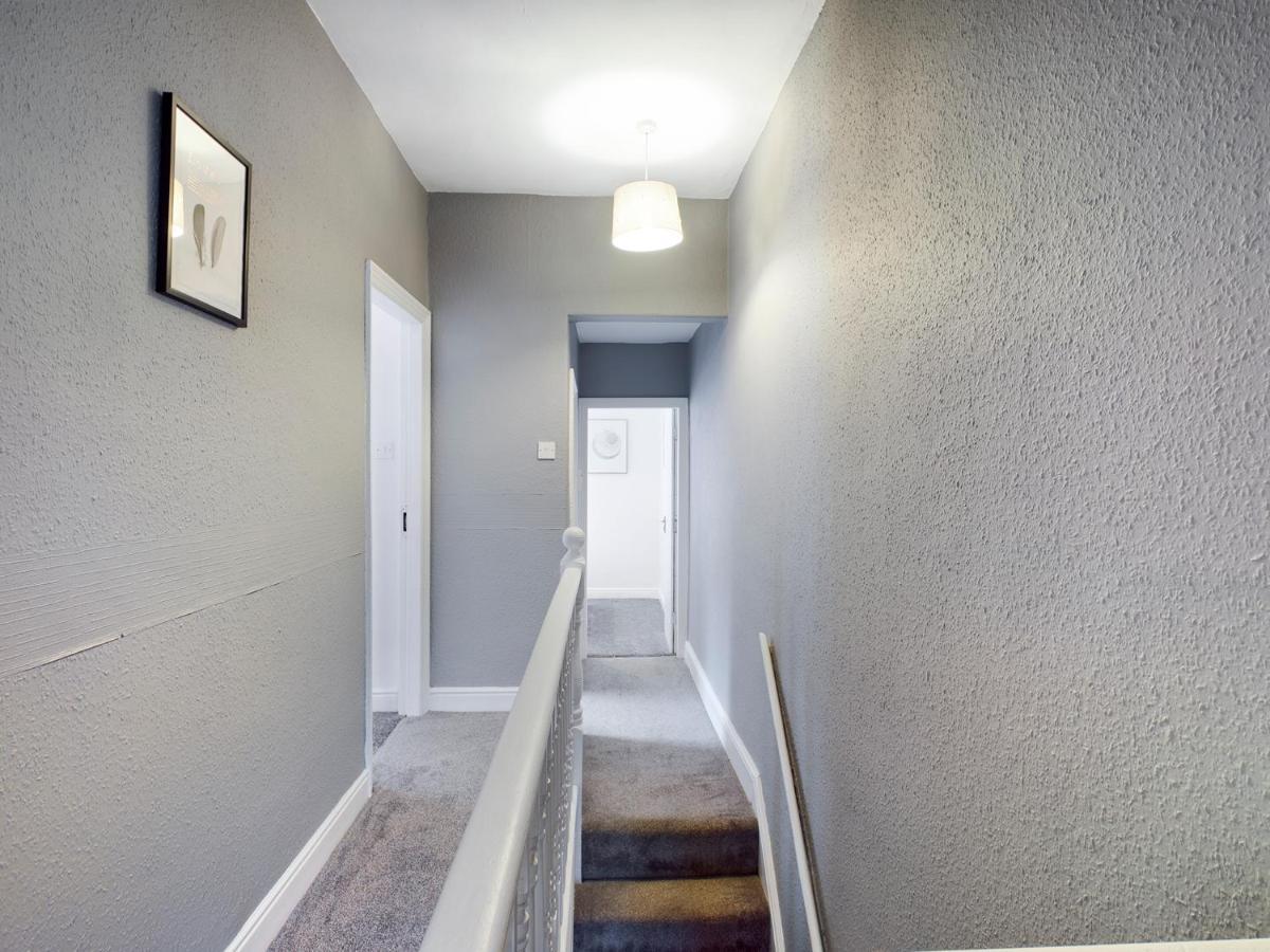 Cheerful 3 Bedroom Home With Free Parking And Wifi Честер Екстер'єр фото
