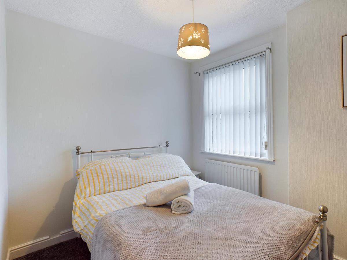 Cheerful 3 Bedroom Home With Free Parking And Wifi Честер Екстер'єр фото